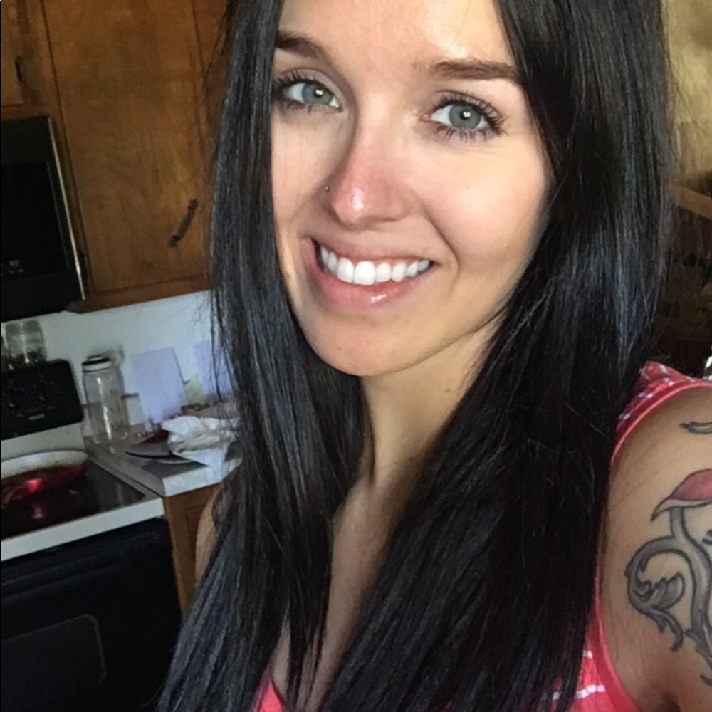 Meet your Posher, Olivia